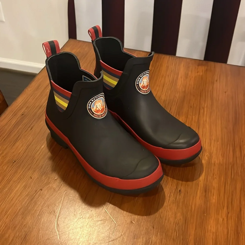Pendleton Zion National Park Chelsea Rain Boots new black Women’s Size 6
